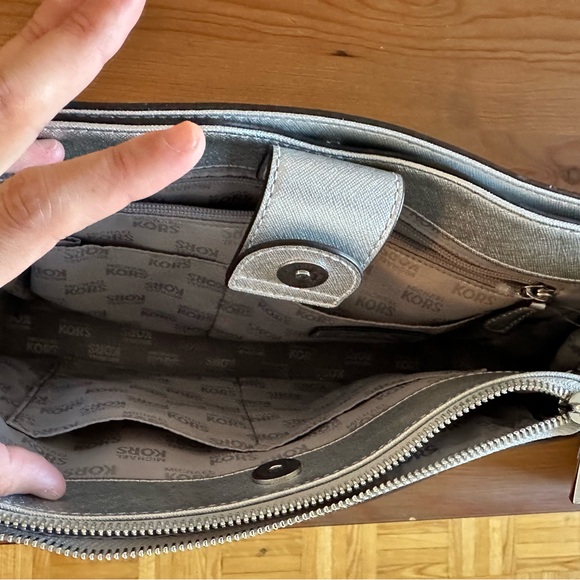 I never used it but it doesn't have the labels - Picture 5 of 6